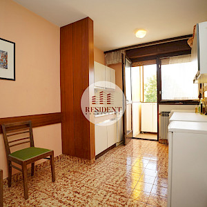 CENTER Spacious 3-room apartment, 2nd floor, garage, loggia, balcony, storage room, top location