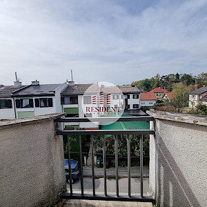 VRAPČE Komforan 3soban stan, 2. kat, mirno okruženje, balkon