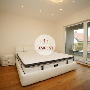 RENT - BLATO Luxury family house, parking, sauna, NO COMMISSION