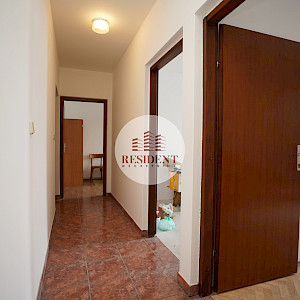 BREGANA Prostran 4soban stan 107 m2 + potkrovlje, 1 kat, parking, mirno okruženje, balkon, BEZ PROVIZIJE