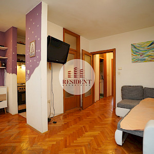 VRBIK Functional 2-room apartment 40 m2, 2nd floor, top location, loggia