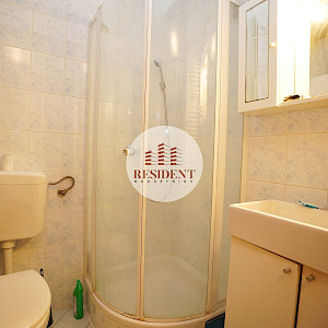 VRBIK Functional 2-room apartment 40 m2, 2nd floor, top location, loggia