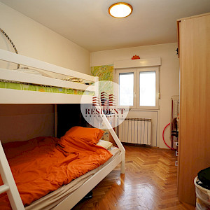 VRBIK Functional 2-room apartment 40 m2, 2nd floor, top location, loggia