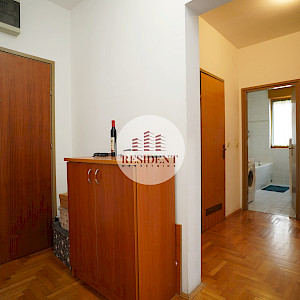 NAJAM - SREDNJACI Moderan 3soban stan 62 m2, 3. kat, lift, top lokacija, balkon