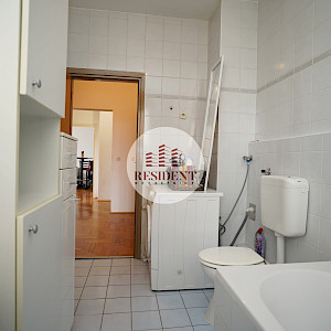 NAJAM - SREDNJACI Moderan 3soban stan 62 m2, 3. kat, lift, top lokacija, balkon