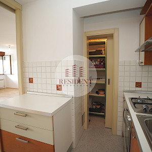 RENT - TREŠNJEVKA 5 bedroom penthouse 160 m2 + 3 PM + 1 GPM, 6th floor, top location, terrace