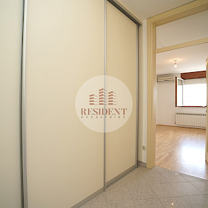 RENT - TREŠNJEVKA 5 bedroom penthouse 160 m2 + 3 PM + 1 GPM, 6th floor, top location, terrace