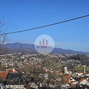 GORNJE VRAPČE Građevinsko zemljište 368 m2 + kuća za rušenje, mirna lokacija, pogled