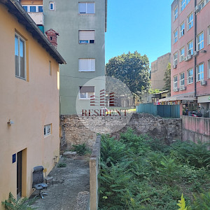 PULA Centar, poslovno stambena zgrada za renovaciju NKP 575 m2, top lokacija