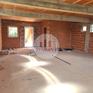 JELENOVAC Roh-bau house under construction 200 m2, top location, parking, view, garden, NO COMMISSION