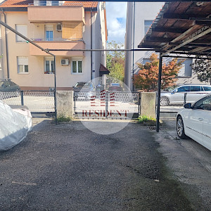 GAJEVO Prostran 3soban stan 103 m2 + garaža, 1. kat, mirno okruženje, terasa, balkon, parking