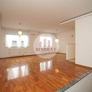 ODRA Spacious 3-bedroom apartment 84 m2 + parking, quiet environment, storage room, NO COMMISSION