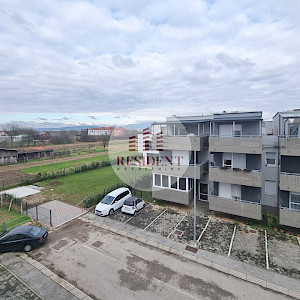 ODRA Prostran 3soban stan 84 m2 + parking, mirno okruženje, spremište, BEZ PROVIZIJE