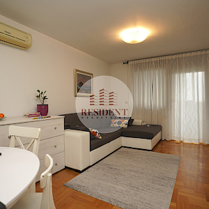 RUDEŠ Cozy 2-bedroom apartment 55 m2, 7th floor, top location, loggia, parking, NO COMMISSION