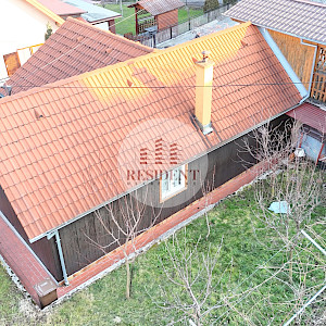 GORNJE VRAPČE Obiteljska kuća za renovaciju 55 m2 + garaža 20 m2, zemljište 305 m2, mirno okruženje