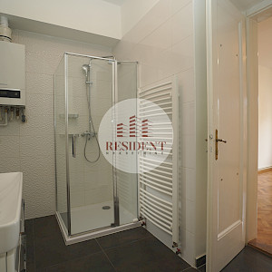 RENT- CENTER Spacious 4-bedroom apartment 103 m2, 1st floor, top location, NO COMMISSION