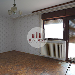 GORNJE VRAPČE Prostrana obiteljska kuća 500 m2, zemljište 700 m2, BEZ PROVIZIJE