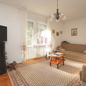 ZADAR Bili Brig, spacious 4-bedroom apartment 98 m2, 1st floor, top location, loggia, storage room, NO COMMISSION