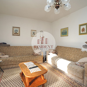 ZADAR Bili Brig, spacious 4-bedroom apartment 98 m2, 1st floor, top location, loggia, storage room, NO COMMISSION