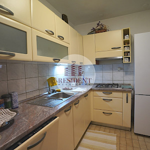 ZADAR Bili Brig, spacious 4-bedroom apartment 98 m2, 1st floor, top location, loggia, storage room, NO COMMISSION