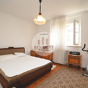 ZADAR Bili Brig, spacious 4-bedroom apartment 98 m2, 1st floor, top location, loggia, storage room, NO COMMISSION