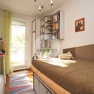 ZADAR Bili Brig, spacious 4-bedroom apartment 98 m2, 1st floor, top location, loggia, storage room, NO COMMISSION