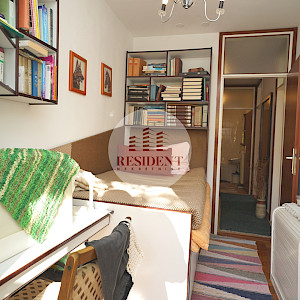 ZADAR Bili Brig, spacious 4-bedroom apartment 98 m2, 1st floor, top location, loggia, storage room, NO COMMISSION