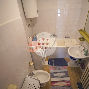 ZADAR Bili Brig, spacious 4-bedroom apartment 98 m2, 1st floor, top location, loggia, storage room, NO COMMISSION