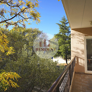 ZADAR Bili Brig, spacious 4-bedroom apartment 98 m2, 1st floor, top location, loggia, storage room, NO COMMISSION