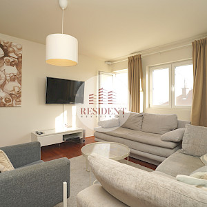 ČRNOMEREC - Vrhovec, Prostran 4soban stan 68 m2, 3.kat, top lokacija, balkon, BEZ PROVIZIJE