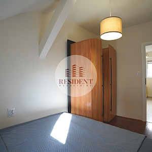 ČRNOMEREC - Vrhovec, Prostran 4soban stan 68 m2, 3.kat, top lokacija, balkon, BEZ PROVIZIJE