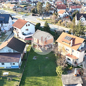 BESTOVJE Building land of 1050 m2 + house 80 m2 + 450 m2 of green area