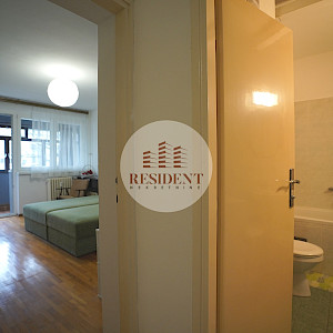 NAJAM - SREDNJACI Prostran 2soban stan 67 m2, 3. kat, odlična lokacija, 2x loggie