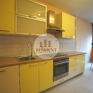 ŠPANSKO Renovated 2-bedroom apartment 65 m2, 2nd floor, top location, loggia, storage room, NO COMMISSION