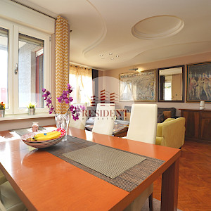 ŠPANSKO Komforan 4soban stan 80 m2, 3. kat, top lokacija, loggia, garaža, spremište