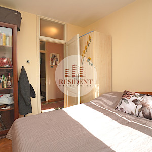 ŠPANSKO Komforan 4soban stan 80 m2, 3. kat, top lokacija, loggia, garaža, spremište