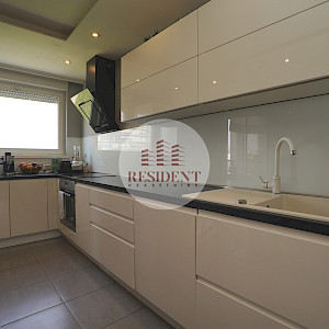 VRBANI Modern 3-bedroom apartment 72 m2, 4th floor, top location, loggia, storage room, NO COMMISSION