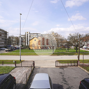 VELIKA GORICA Center - Cozy 4-room apartment 73 m2, 2nd floor, quiet environment, 2x parking spaces