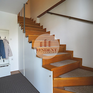 VELIKA GORICA Center - Cozy 4-room apartment 73 m2, 2nd floor, quiet environment, 2x parking spaces