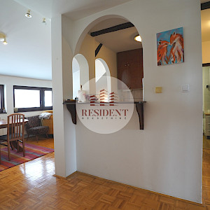 VELIKA GORICA Center - Cozy 4-room apartment 73 m2, 2nd floor, quiet environment, 2x parking spaces