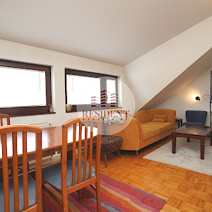 VELIKA GORICA Center - Cozy 4-room apartment 73 m2, 2nd floor, quiet environment, 2x parking spaces