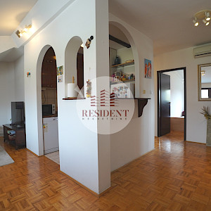 VELIKA GORICA Center - Cozy 4-room apartment 73 m2, 2nd floor, quiet environment, 2x parking spaces