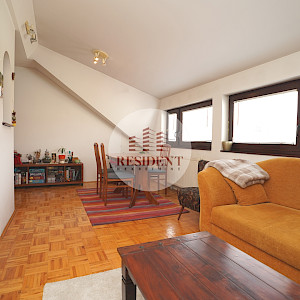 VELIKA GORICA Center - Cozy 4-room apartment 73 m2, 2nd floor, quiet environment, 2x parking spaces