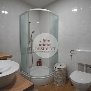 VELIKA GORICA Center - Cozy 4-room apartment 73 m2, 2nd floor, quiet environment, 2x parking spaces