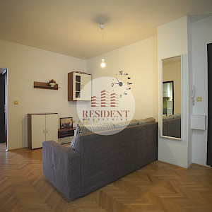ŠPANSKO Ugodan 3soban stan 64 m2, 2. kat, top lokacija, loggia, spremište, BEZ PROVIZIJE