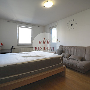 ŠPANSKO Ugodan 3soban stan 64 m2, 2. kat, top lokacija, loggia, spremište, BEZ PROVIZIJE