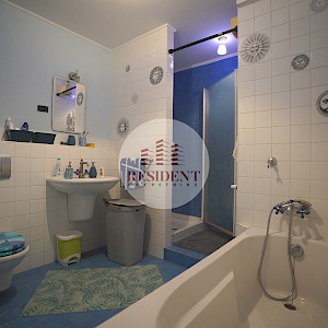 JARUN Prostran 4soban stan 87 m2, 3. kat, top lokacija, garaža, mirno okruženje, balkon, spremište, BEZ PROVIZIJE