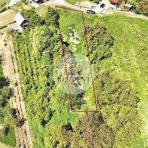 ZAPREŠIĆ – LUKA (PLUSKA) Građevinsko zemljište 650 m2 + 550 m2 zelene površine, pogled na Medvednicu