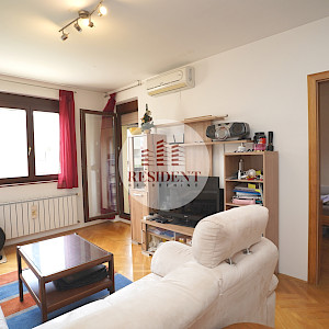 VRBANI 3 Funkcionalan 2soban stan 39 m2, 3. kat, top lokacija, lift, loggia