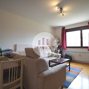 VRBANI 3 Funkcionalan 2soban stan 39 m2, 3. kat, top lokacija, lift, loggia